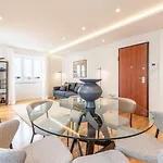 Guestready - Elegant Getaway In Estrela Lisbon